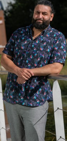 D555 Farnborough Short Sleeve Guitar AOP Shirt With Hidden Button Down Black - Hemden - Overhemden Grote Maten Heren