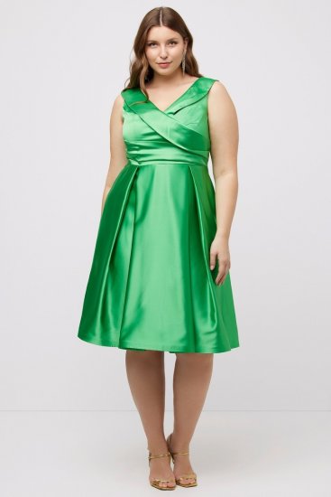 Ulla Popken 817135 A-lijn avondjurk met V-hals Groen - Avondjurken - Grote maten avondkleding