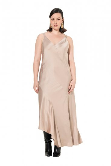 Ulla Popken 820341 Mouwloze satijnen jurk Taupe - Avondjurken - Grote maten avondkleding