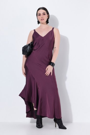 Ulla Popken 820341 Mouwloze satijnen jurk met V-hals Wijnrood - Avondjurken - Grote maten avondkleding