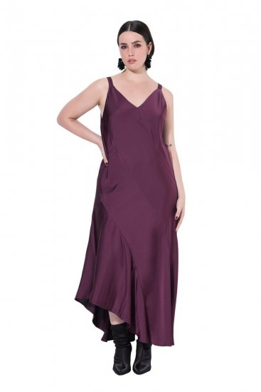 Ulla Popken 820341 Mouwloze satijnen jurk met V-hals Wijnrood - Avondjurken - Grote maten avondkleding