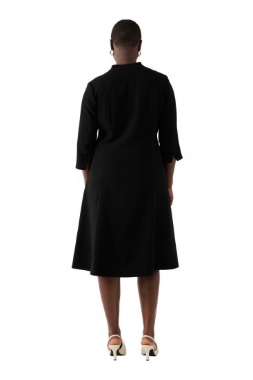 Ulla Popken 823290 Midi-jurk met V-hals Zwart - Midi jurken - Midi-jurken in grote maten