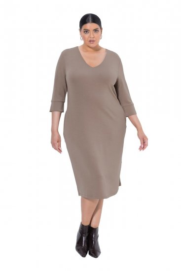 Ulla Popken 841952 Sweatjurk met V-hals Lichtbruin - Kleedjes - Jurken in elke maat