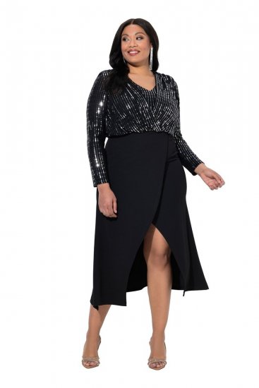 Ulla Popken 845151 Gestreepte jurk met V-hals Zwart - Avondjurken - Grote maten avondkleding
