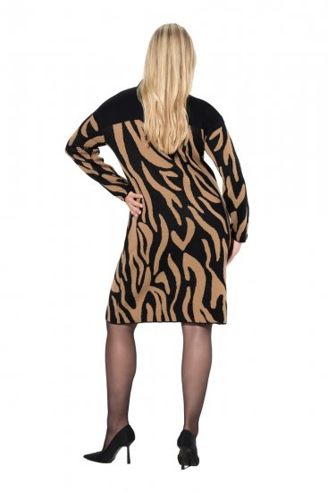 Ulla Popken 845378 Gebreide jurk met dierenprint Beige - Avondjurken - Grote maten avondkleding
