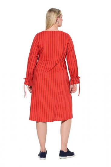 Ulla Popken 845863 Gestreepte midi-jurk met strikceintuur Koraal - Midi jurken - Midi-jurken in grote maten