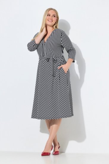 Ulla Popken 848052 Gestreepte midi-jurk met strikceintuur Zwart - Midi jurken - Midi-jurken in grote maten