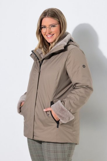 Ulla Popken 850509 Jas van imitatiebont Taupe - Jassen - Grote maten jassen voor dames