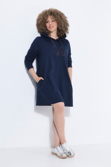 Ulla Popken 853652 Fluwelen jurk met capuchon Donkerblauw - Avondjurken - Grote maten avondkleding