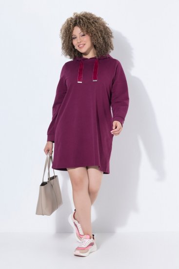 Ulla Popken 853652 Sweatjurk met lange mouwen en capuchon Bessenrood - Kleedjes - Jurken in elke maat