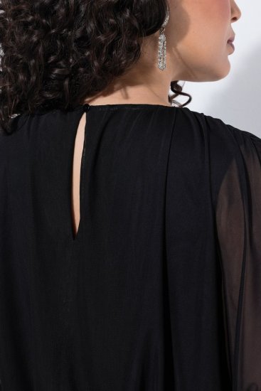 Ulla Popken 854031 Chiffon jurk met korte mouwen Zwart - Avondjurken - Grote maten avondkleding
