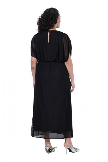 Ulla Popken 854031 Chiffon jurk met korte mouwen Zwart - Avondjurken - Grote maten avondkleding