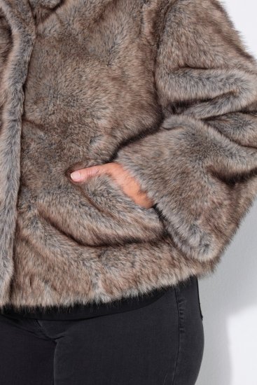 Ulla Popken 854617 Jas van imitatiebont Beige - Jassen - Grote maten jassen voor dames