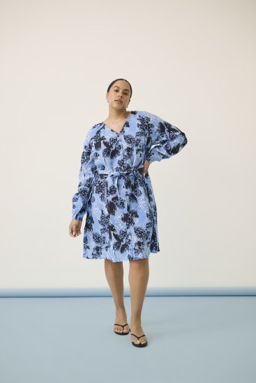Kaffe Curve Aliana Dress Blue Flower Animal - Midi jurken - 