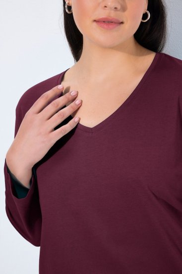 Ulla Popken Back To Basics V-Neck Relaxed Fit Cotton Tee Dark Berry - T-shirts - Dames-T-shirts in grote maten