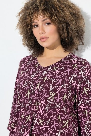 Ulla Popken Ribbon Print 3/4 Sleeve Asymmetric Tee Plum - Bedrukte T-shirts voor dames - Dames-T-shirts met print
